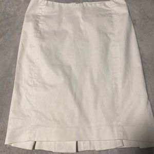 Elegant White Pencil Skirt
